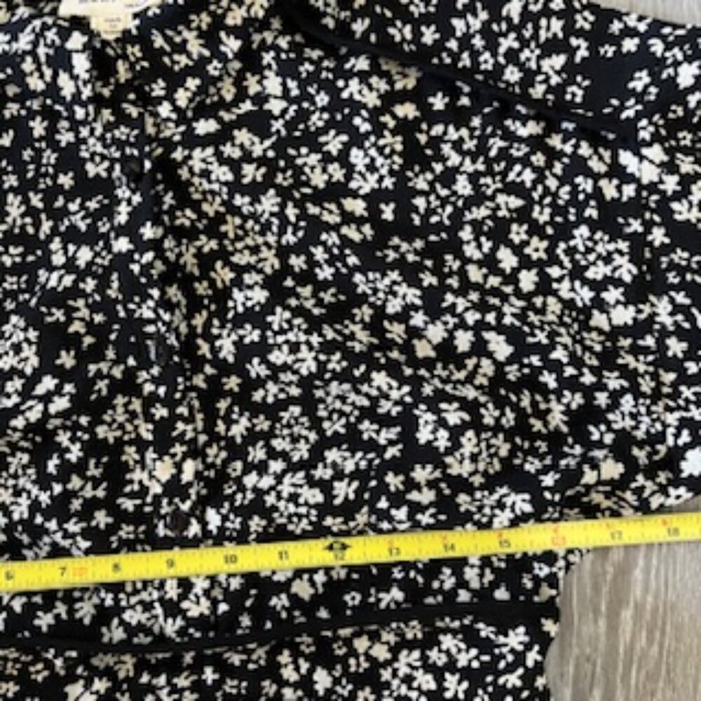 Black and White Floral Midi Dress - Classic Short Sleeve - Picture 6 of 10